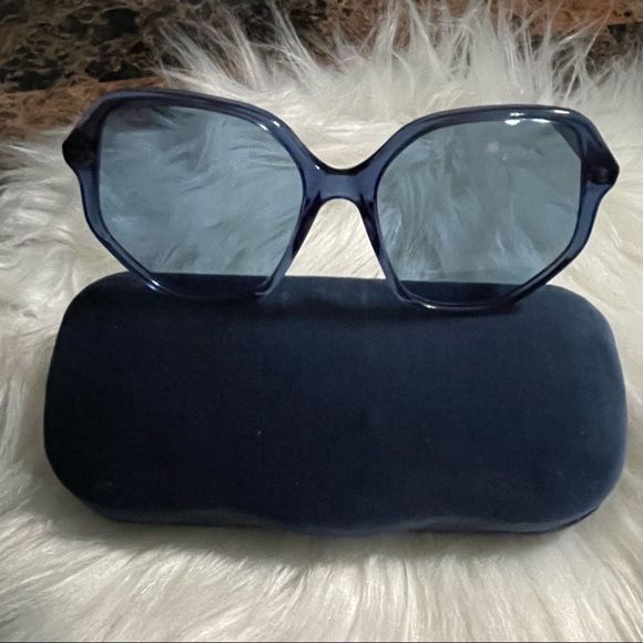 Gucci Sunglasses - Picture 6 of 16